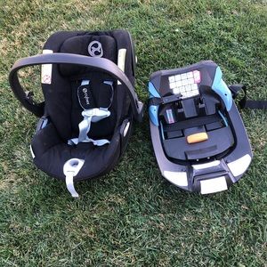 SOLD Cybex Car seat and base